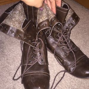 Combat boots